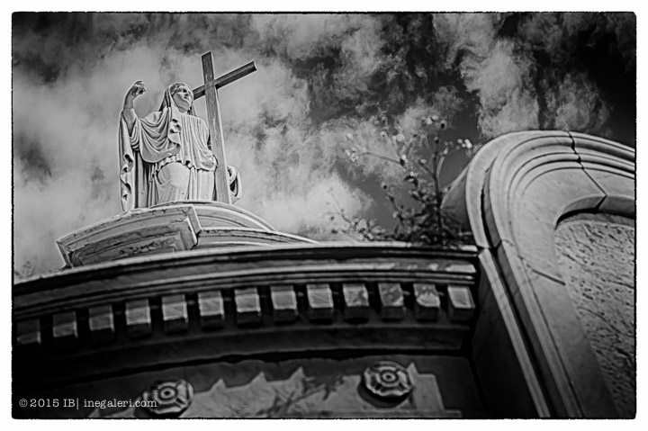 Ine Burke | St Louis Cemetery-12