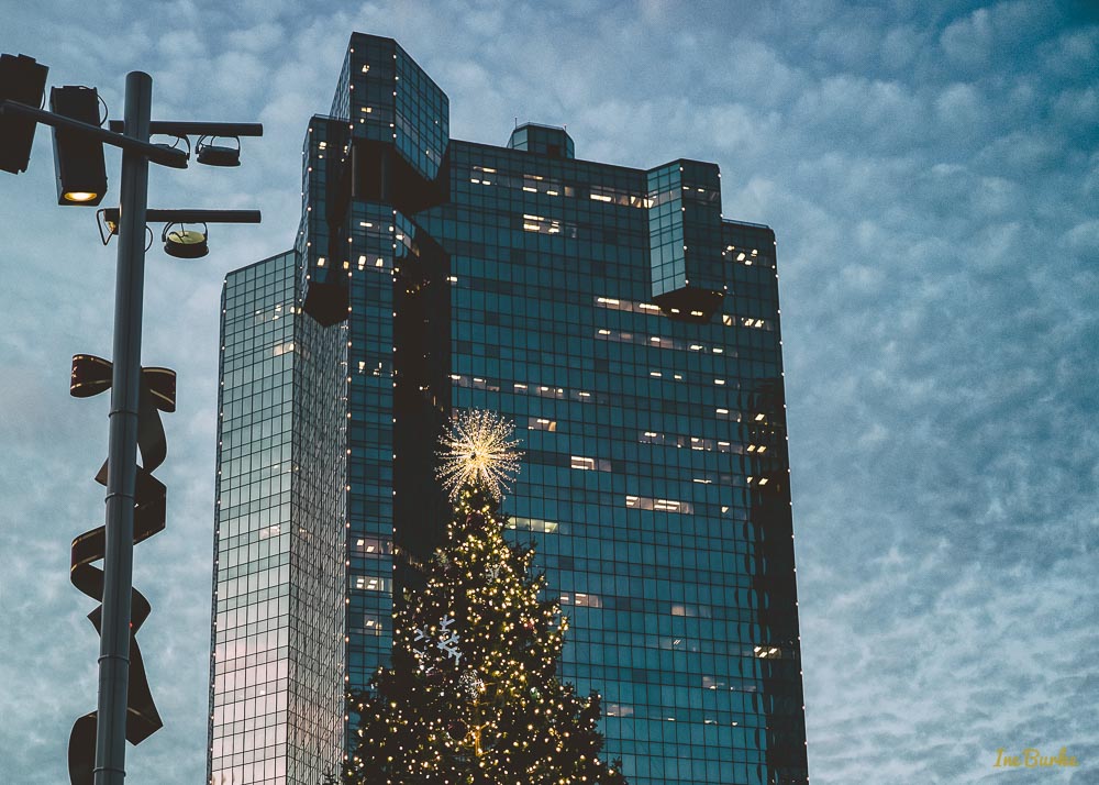 fort-worth-square-161222-l1000042-edit